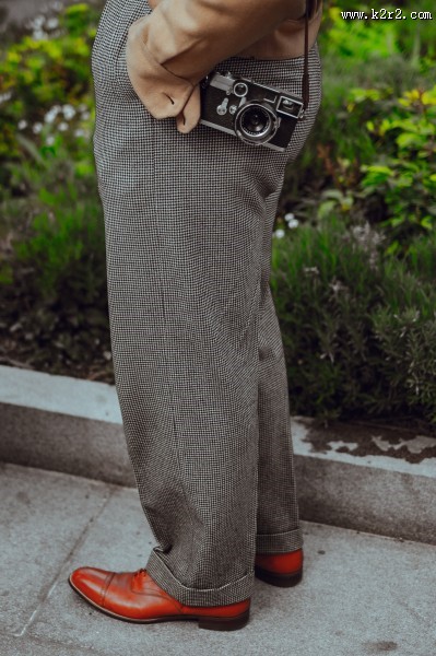 男士棕色皮鞋图片