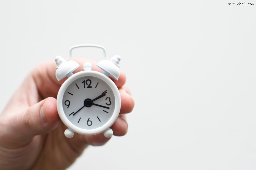 圆圆的可爱小闹钟图片