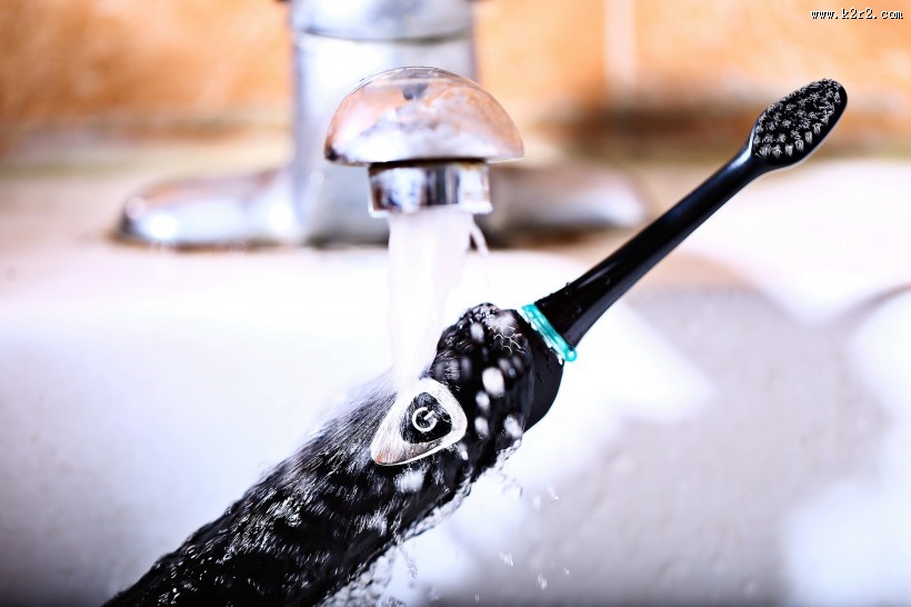 非常实用的电动牙刷图片