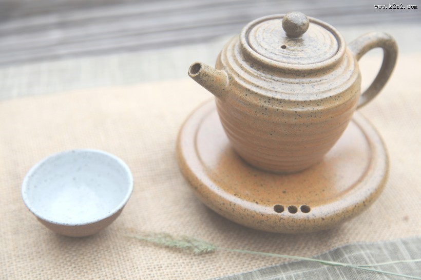 陶器茶具的图片