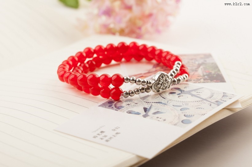 贵重精美的玛瑙手链图片