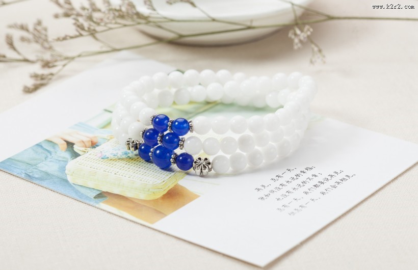 贵重精美的玛瑙手链图片