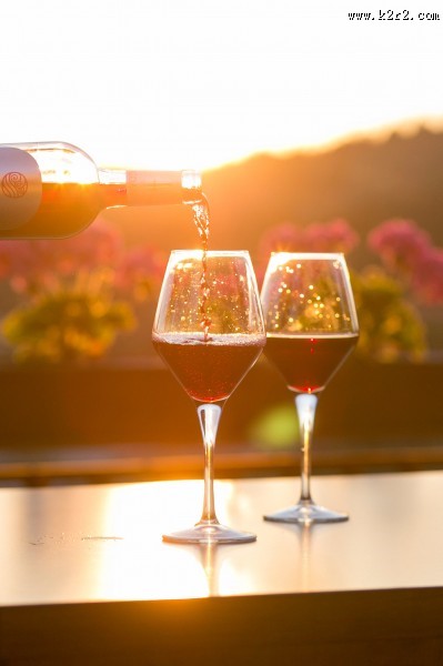 好看的高脚杯图片