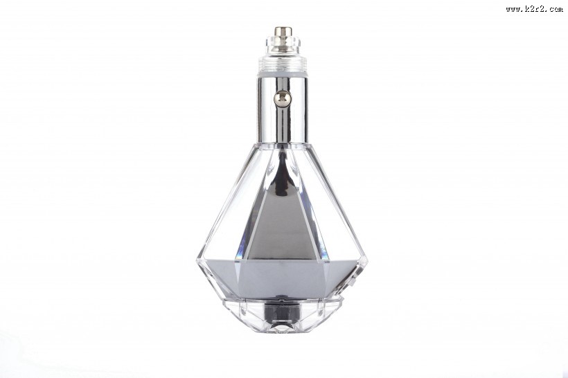 非常实用的usb车载充电器图片