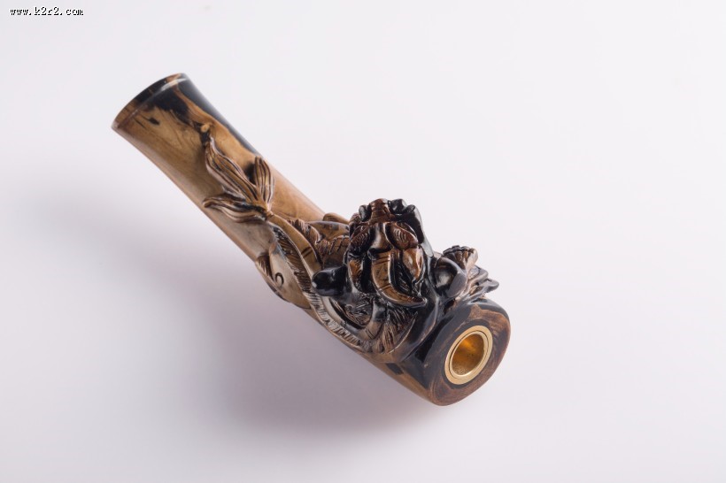 复古的木雕烟嘴图片