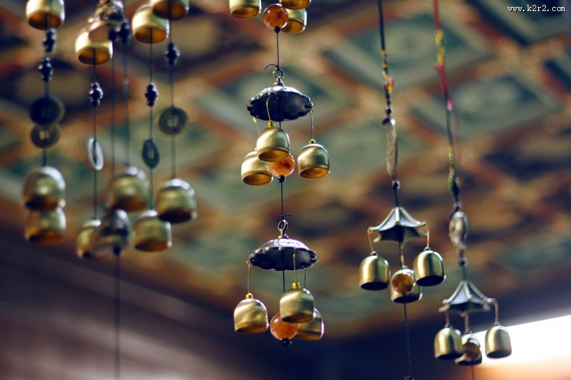 轻轻摇动的风铃图片大全