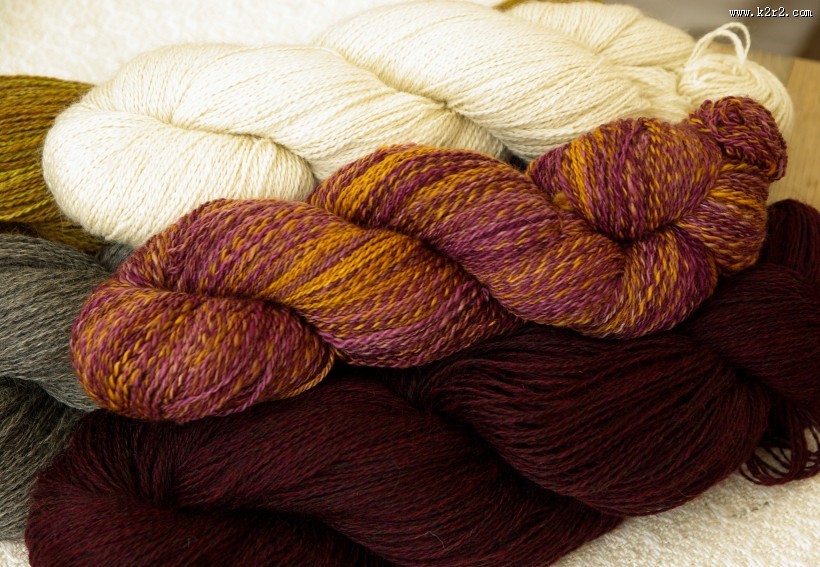 五颜六色的毛线图片