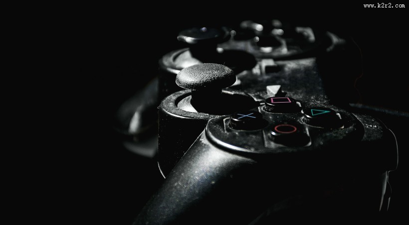 黑色游戏手柄图片
