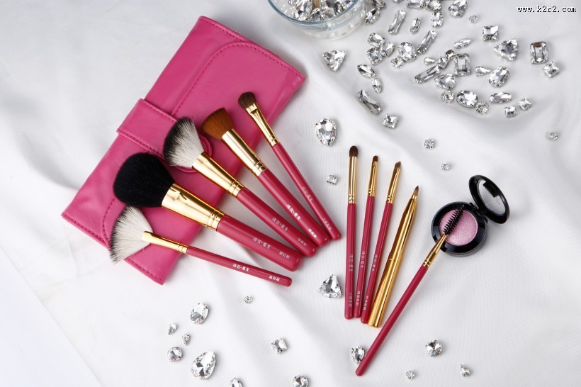 不同功能的化妆刷图片