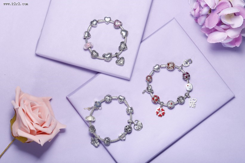 精美的银项链图片