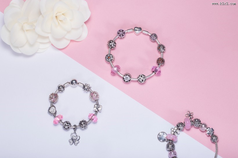 精美的银项链图片