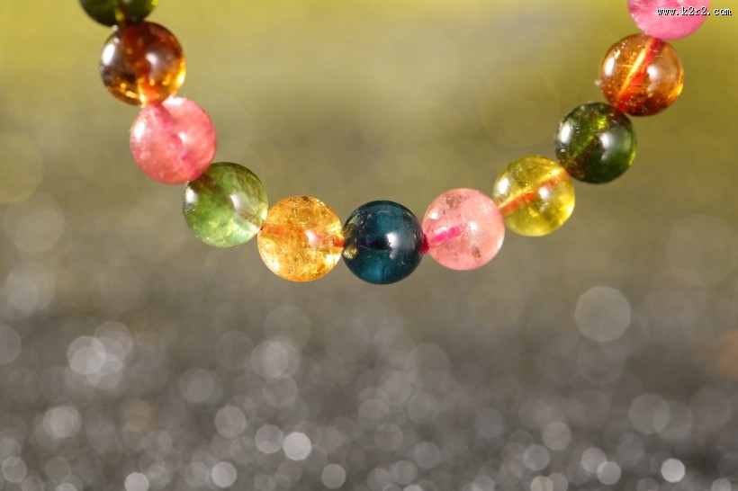 精致透明的手串图片