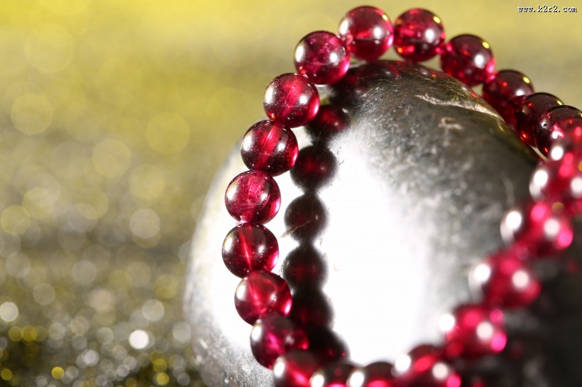 精致透明的手串图片