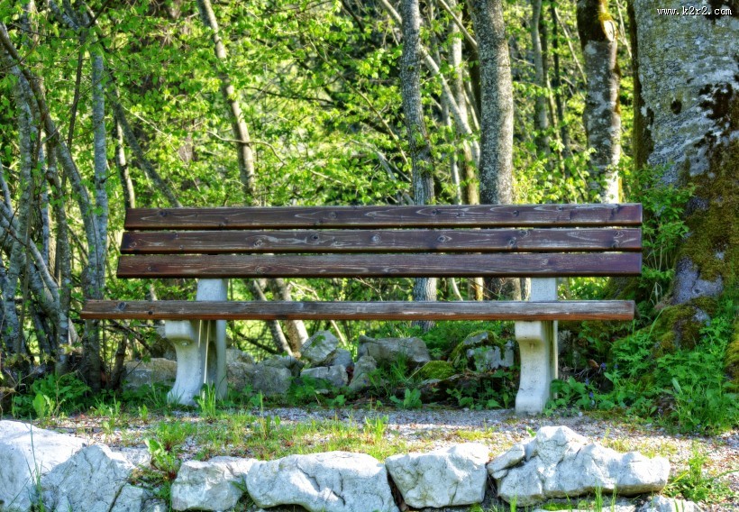 舒适安逸的长椅图片