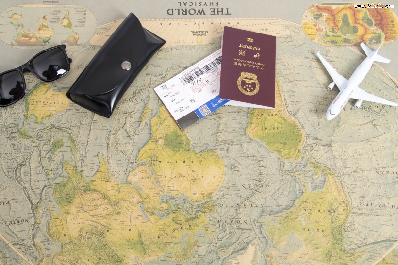 出国必备中国护照图片