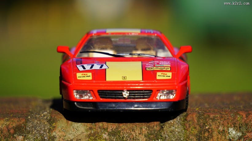 用于儿童游玩的玩具车图片