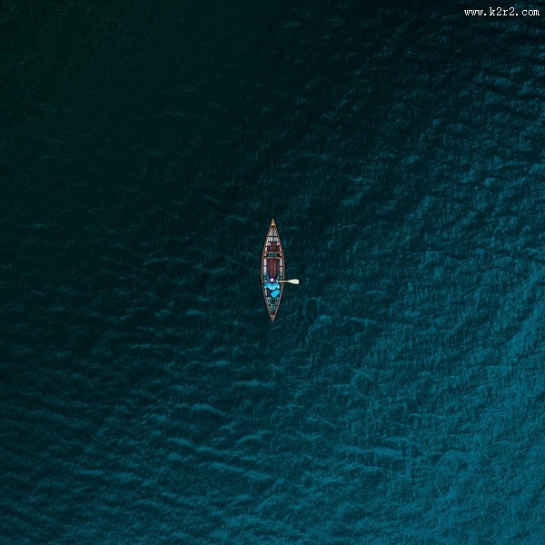 行驶在水上的小船图片大全