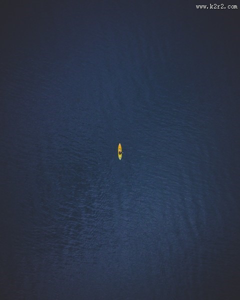 行驶在水上的小船图片大全