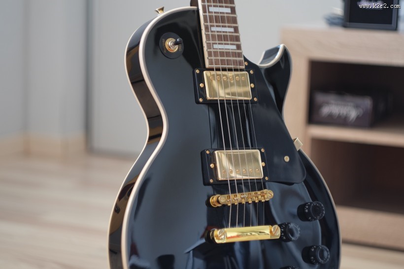 流行的电子吉他局部图片