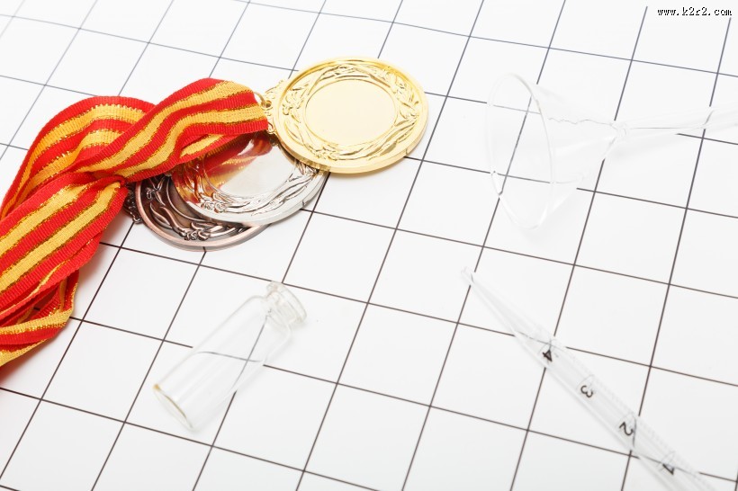 荣誉的奖杯和奖牌图片