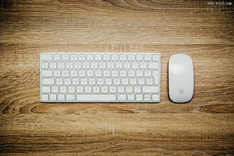 简洁的苹果键盘和鼠标图片