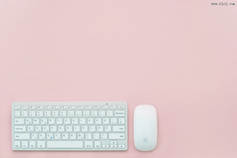 简洁的苹果键盘和鼠标图片