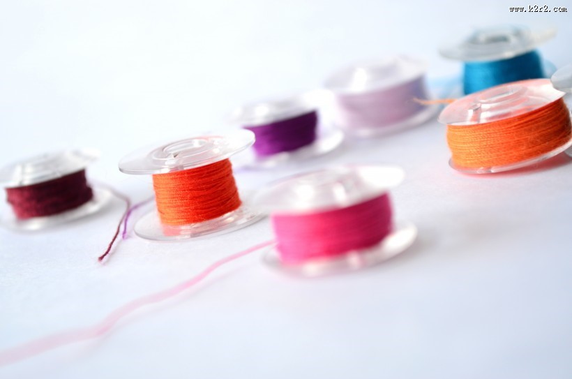 五颜六色的线轴图片