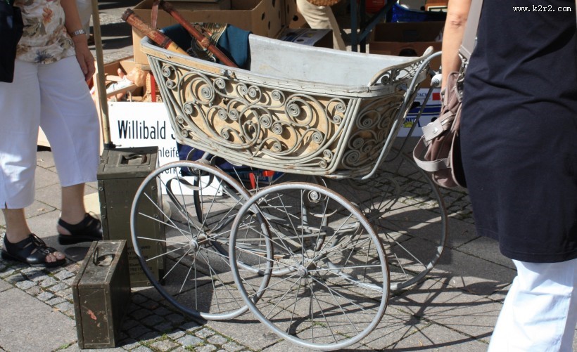 宝宝婴儿床图片