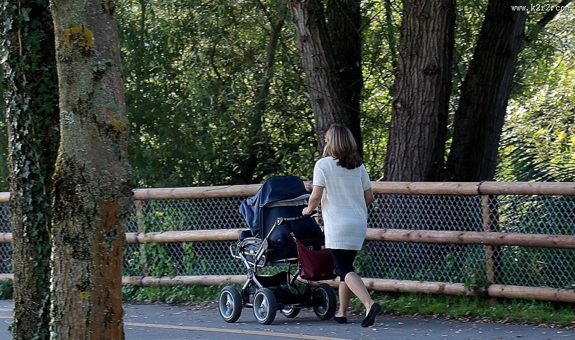 宝宝婴儿床图片