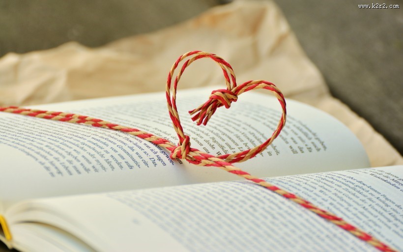 翻开的书图片大全