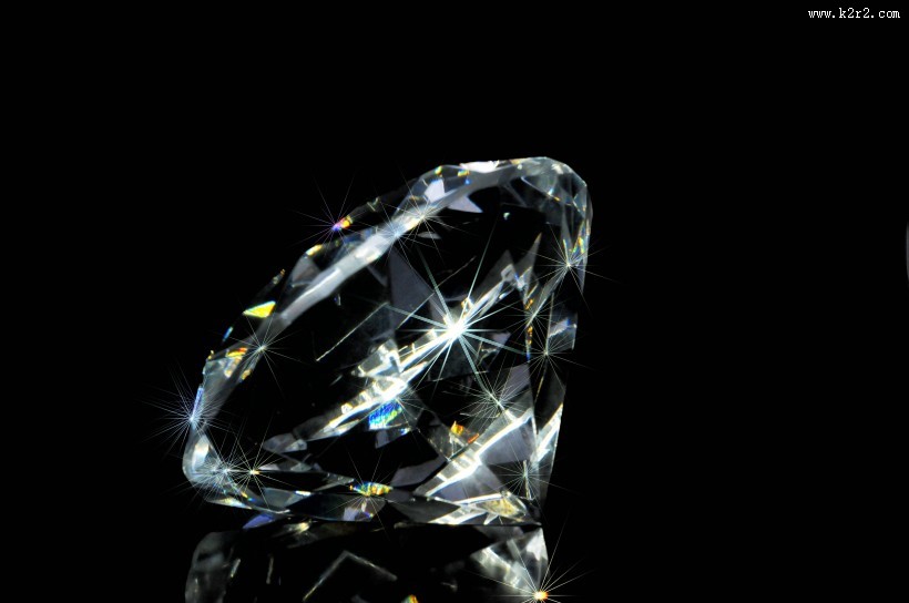 璀璨耀眼的钻石图片
