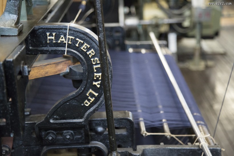 纺织厂织布机图片