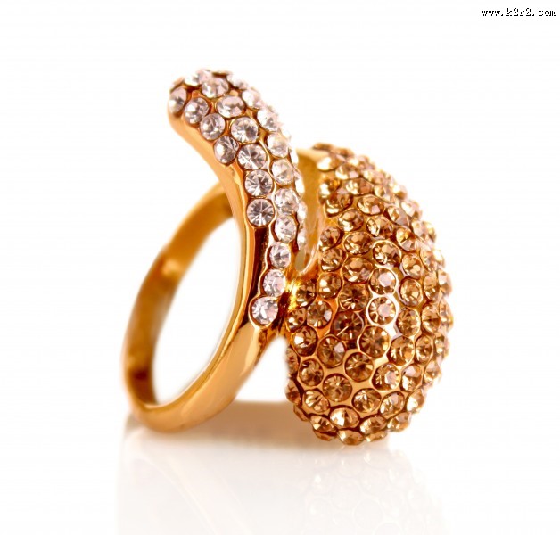 代表幸福的钻戒图片