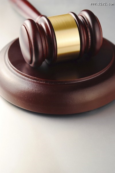 法庭锤与书本图片