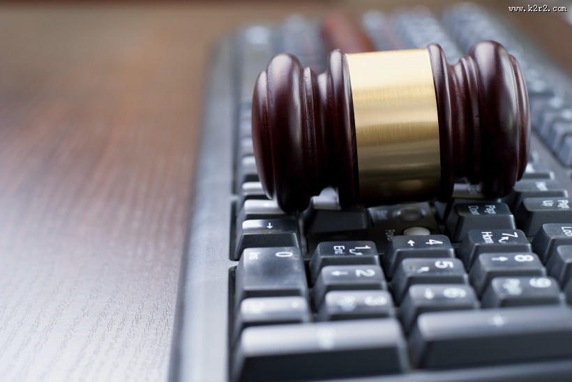 法庭锤与书本图片