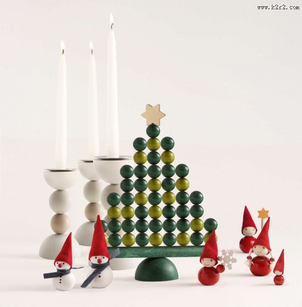 圣诞树上的装饰挂件图片