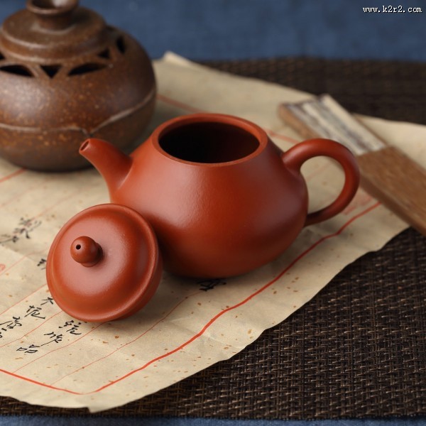 优雅的紫砂壶图片