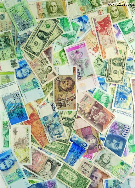 摆拍中的钱币图片