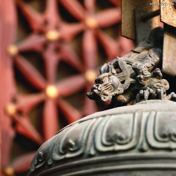 重要礼器鼎式香炉图片