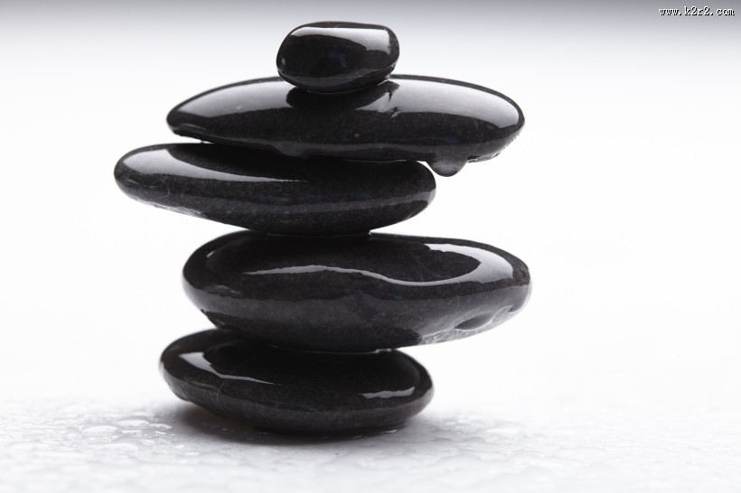 黑色鹅卵石图片