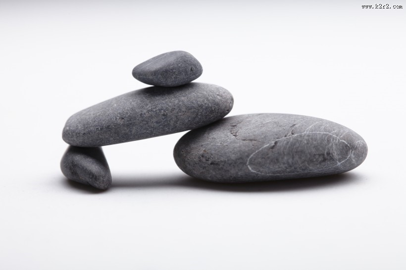 黑色鹅卵石图片