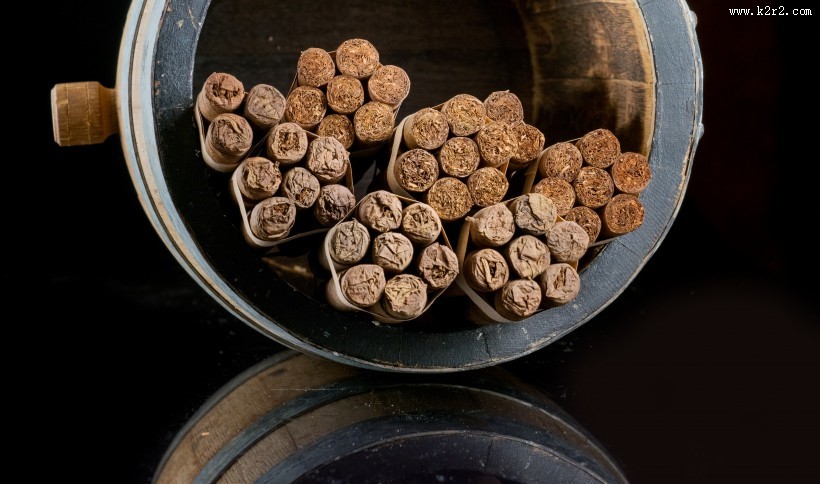 高档桶装雪茄烟图片