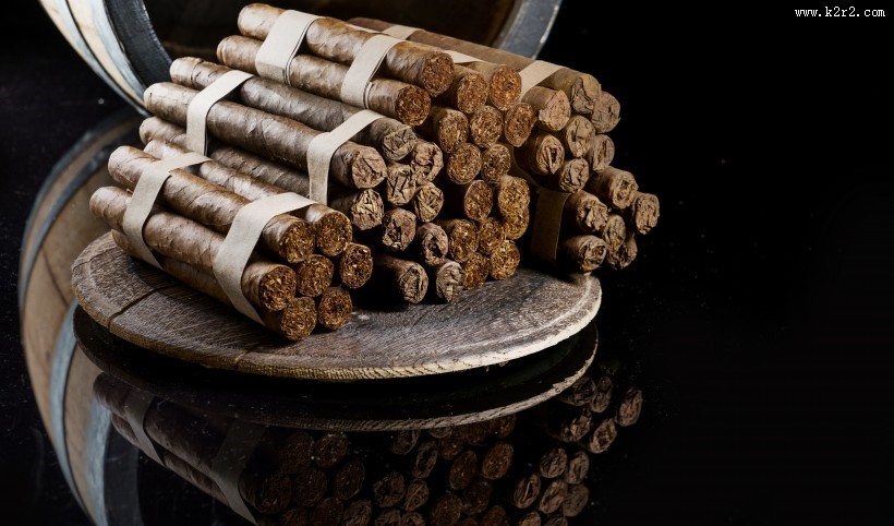 高档桶装雪茄烟图片