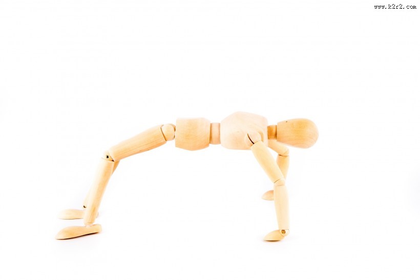美术课上标准人物比例的木头小人图片