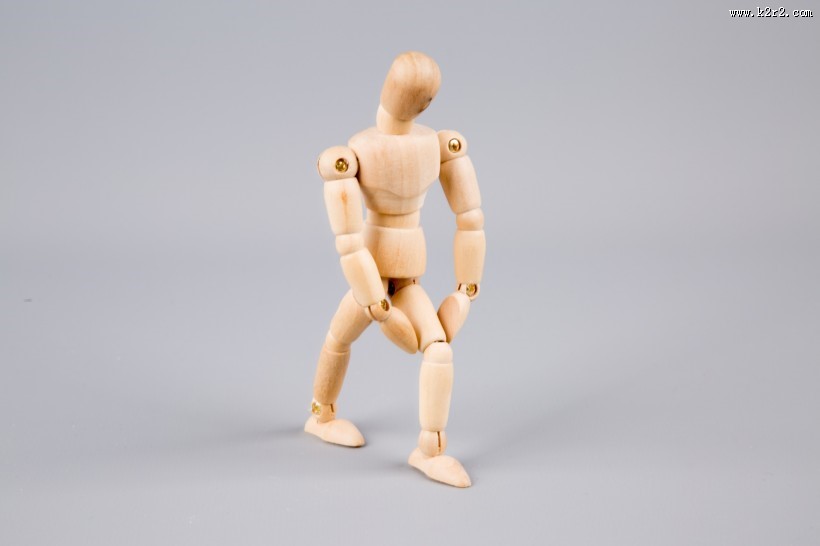 美术课上标准人物比例的木头小人图片
