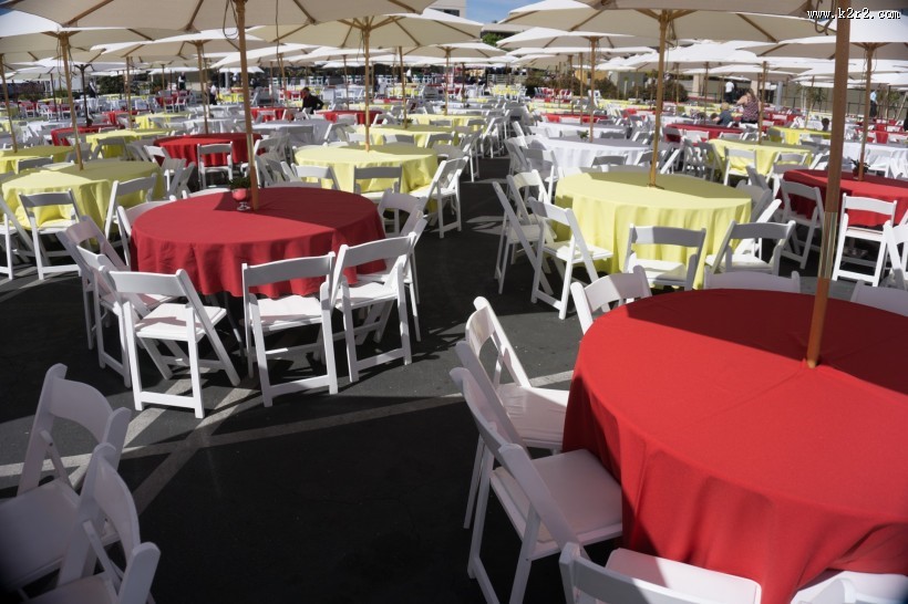 孤独的空椅子图片