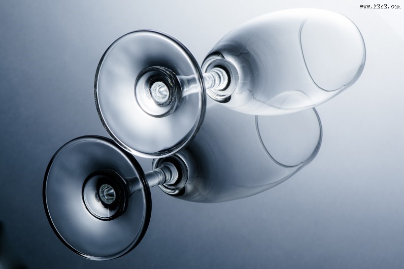 玻璃杯和玻璃瓶图片