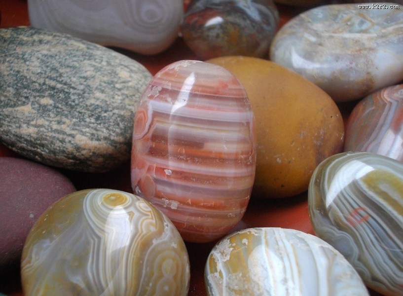 杂乱的鹅卵石图片