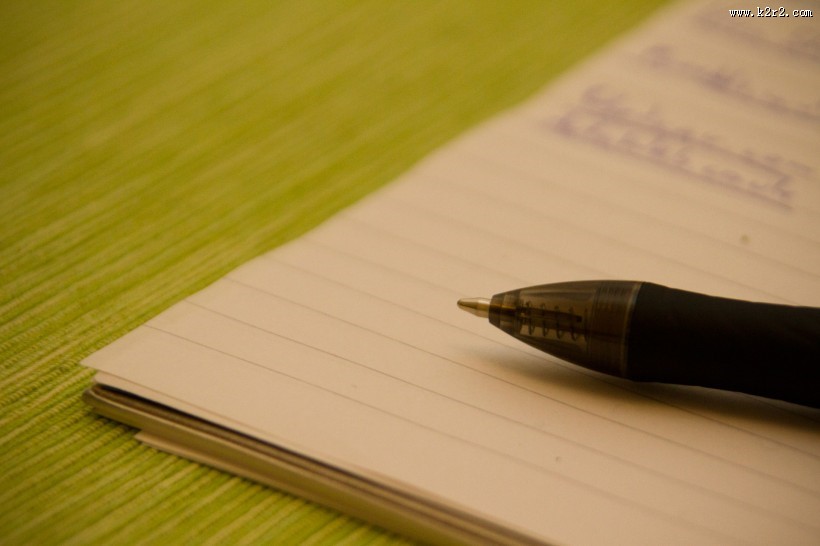 办公用笔和笔记本图片