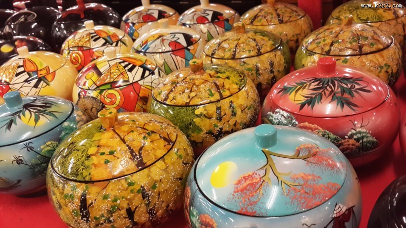 色彩缤纷的花盆陶罐图片